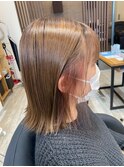 【イヤリングカラー×切りっぱなしボブ】