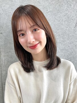 ザシー オモテサンドウ(The C) 鎖骨ミディアム/レイヤーカット20代30代40代