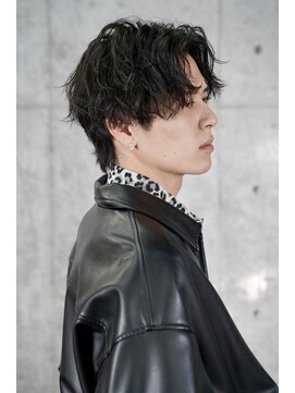 クロム トウキョウ ザ バーバー 新宿(CHROM TOKYO the Barber) センターパートツイストスパイラルパーマ