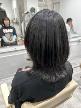 プラグ(Plug) セミロング/ウルフレイヤー/似合わせカット/暗髪/縮毛矯正