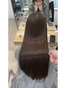 エラ(Ella) 潤ツヤ続く髪質改善トリートメント