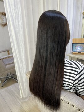 アミュー(amiu) 柔らかい質感のブラウンベージュ