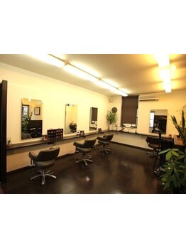 大型店や美容室が苦手な方でも安心できるアットホームな空間★親しみやすいスタイリストがお出迎え♪