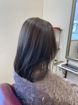 ラテ アトリエ(latte atelier) オリーブカラー/透明感カラー/ミディアム