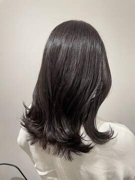 リリアーナ(LILIANA) 【LILIANA】ダークトーンにも透明感を