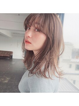 アンガーデン(Une GARDEN) くびレイヤーミディアム/ピンクベージュ/前髪/ハイライト/韓国風
