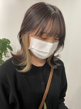 ツキ 横浜店(tuki) インナーカラーミルクティーベージュシルバーイヤリングカラー