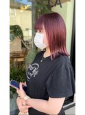 カシスピンク ブリーチカラーカシスレッド 切りっぱなしボブ