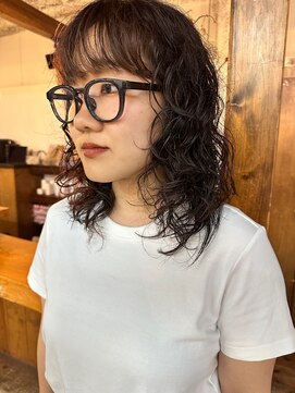 ニーム(nimes) くるっと大きめカールのパーマ