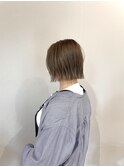 ハイトーンベージュ×ぷつっとボブ