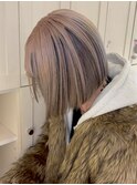 14274ホワイトブロンドアッシュインナーカラー切りっぱなしボブ