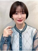 骨格補正前髪ありセンターパートくびれ韓国風大人ショートカット