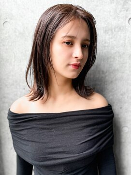 エインアンリー 明治神宮前(AIN.ANLY.) 6大人ガーリーダークアッシュミディアムレイヤーカット韓国ヘア