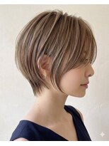 イーハトーヴヘアー(Yehatov) 丸みショート×ハイトーンミルクティベージュ