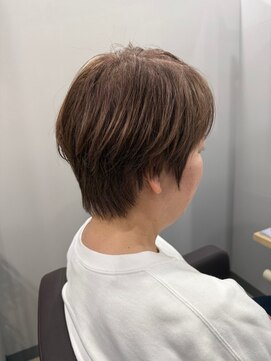 カミエ(kamie) 大人っぽく仕上がるショートヘア×ブラウンカラー