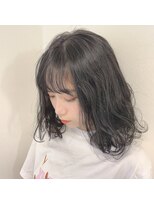 ガーランドウメダ(Garland umeda)&nbsp;黒髪風ダークグレー☆ブリーチ無しで再現可能