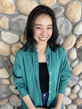 ビュートリアム 七里ヶ浜(BEAUTRIUM) 透け感ハイライトと顔まわりレイヤー◎