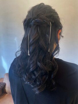 リール ヘアーアンドカンパニー(Rire Hair&Co.) ハーフアップアレンジ / セミロング