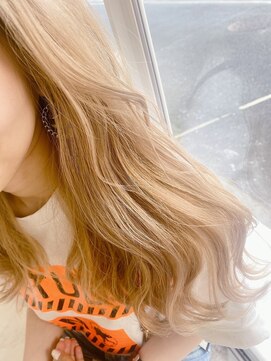 ニーゼロゼロナナ(2007) ブロンドカラー