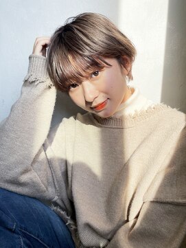 シオン(shion) 似合わせカット刈り上げボブマロンベージュ_58939