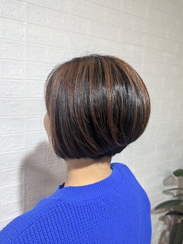 レイア(Leia)の写真/【Aujua導入サロン】カラーをするたび艶やかに◇おしゃれな色も白髪カバーも叶える理想のスタイルをご提案!