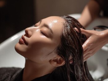 シュモレ フェリーク 検見川店の写真/頭皮から整える極上ヘッドスパで,髪と心をリセット◎[新検見川/新検見川駅/縮毛矯正/髪質改善/白髪染め]