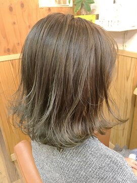 ララテラス(LaLa Terrace) ～LaLa Terrace流～外国人風グラデーション×切りっぱなしボブで