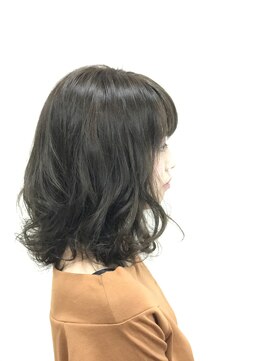 アークスヘアー 横顔美人◎丸みミディアム×くせ毛風ニュアンスパーマ