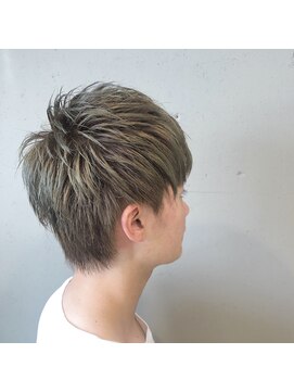 アルマヘアー(Alma hair by murasaki) 耳だしツーブロックショートレイヤー