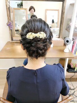 ロカット サロン(Roquat Salon) あみこみお呼ばれヘアアレンジ【ヘアアレンジ 立川/立川南/袴】