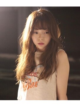 ルーカー(LOOKER) ヒロインベージュ