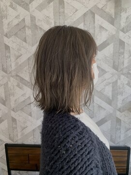 ヘアデザイン ファブロ(hair design FABRO.) ◎外ハネボブスモーキーベージュ◎