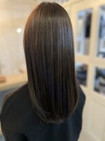 オリオリ ネイ(oli-oli ne'i)&nbsp;暗髪カラー/透明感カラー/アッシュブラック