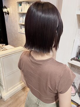 キャアリー(Caary) 福山美容室caary 切りっぱなしボブワインレッドイルミナカラー
