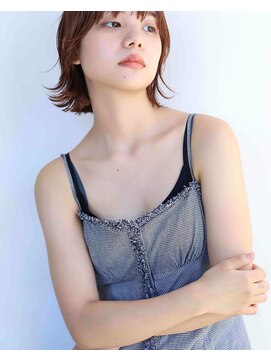 外ハネショートボブ