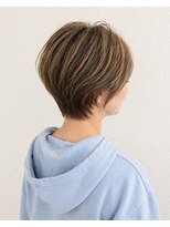 ウル(ulu)&nbsp;ハイライト　名東区　ショートヘア　レイヤー　ボブ　白髪ぼかし