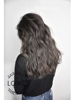 ルーヴェ(LOWE)&nbsp;外国人風バレイヤージュとナチュラルグレージュ！