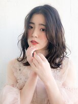 ルティア 池袋(Lutia) センターパート波巻きヘア