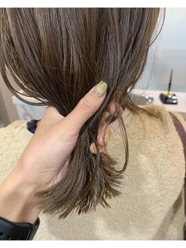 エイミー 布施店(eimee) 外ハネ切りっぱなしダークアッシュラベージュ[布施駅/布施西北口