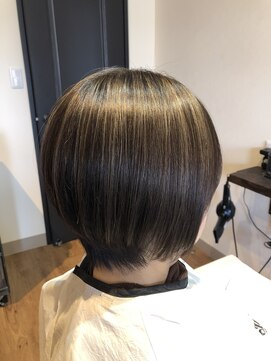 チルアウト(CHILL OUT) ショートボブ