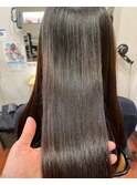 黒髪　サラ艶ロング