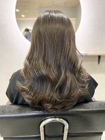 ジーアール(GR)&nbsp;ゆるふわ巻き髪×オリーブブラウン