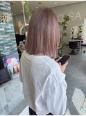 ピンクベージュ