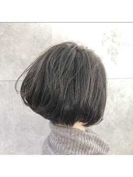 サロンドベリタ(salon de VERITA) グレージュショート