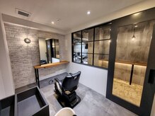 フリークバーバーショップ 烏丸御池店(FREAK BARBER SHOP)の雰囲気（メンズパーマ特化型BARBERSHOP ＜理容室＞メンズ/烏丸御池）