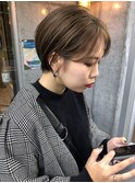 顔周りをこだわったショートボブ×柔らかベージュ Sac.栃木優佑