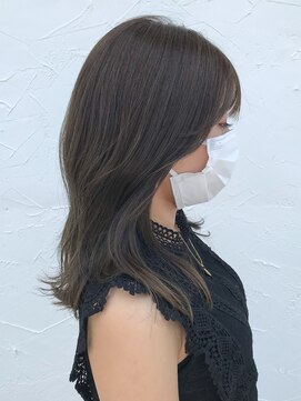 ニュウニュウ(NIU NIU) 透明感オリーブグレージュ