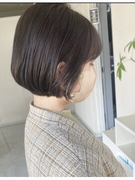 モノリス(monolith) ミニボブヘア