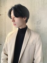 シスタ(SISTA) 黒髪ツーブロックセンターパート