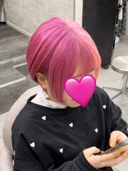 【フェミニンショート×ピンク&ピンクカラー】